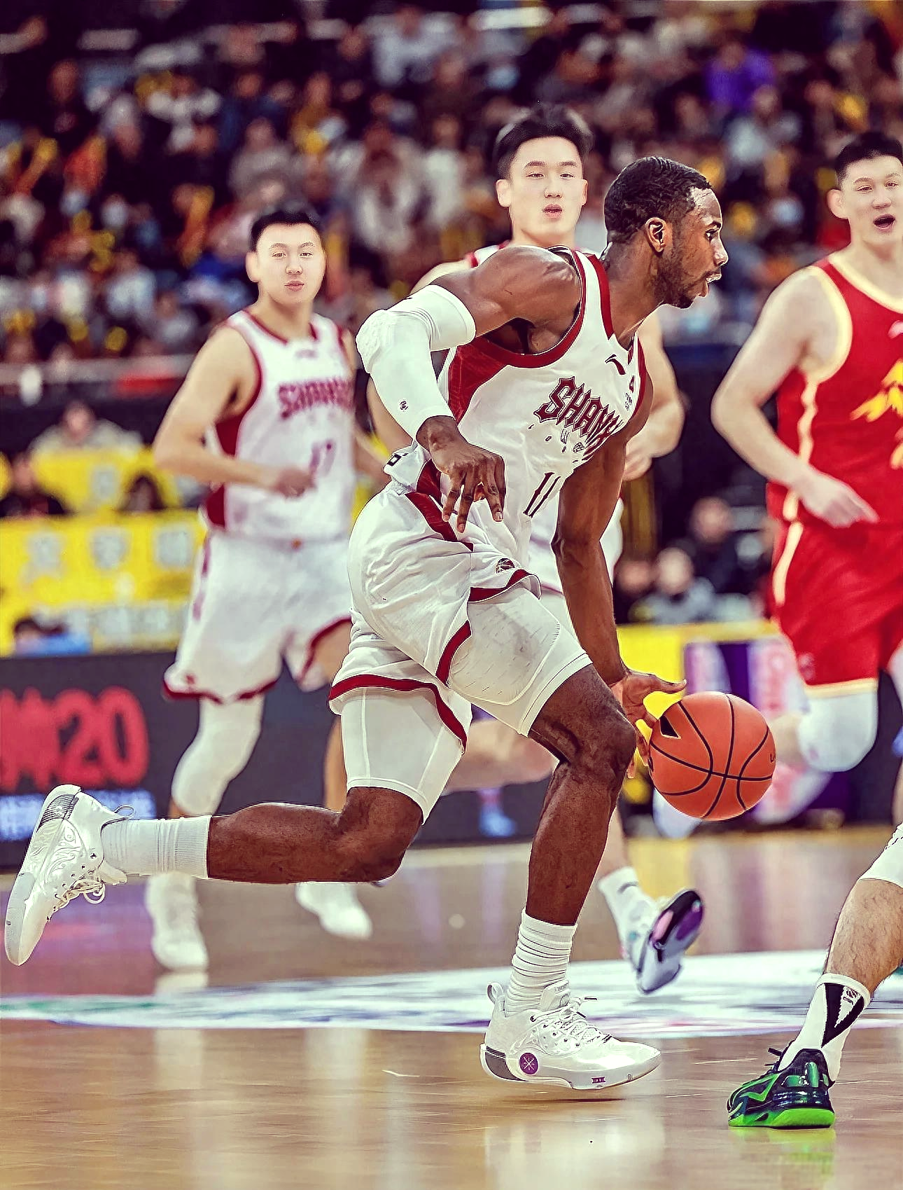 关于关键时刻广州队篮板制胜：NBA季后赛节点到来，震撼外界，轮换策略成焦点的信息